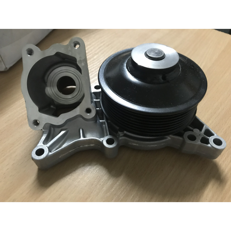 11518516435 BMW водяна помпа