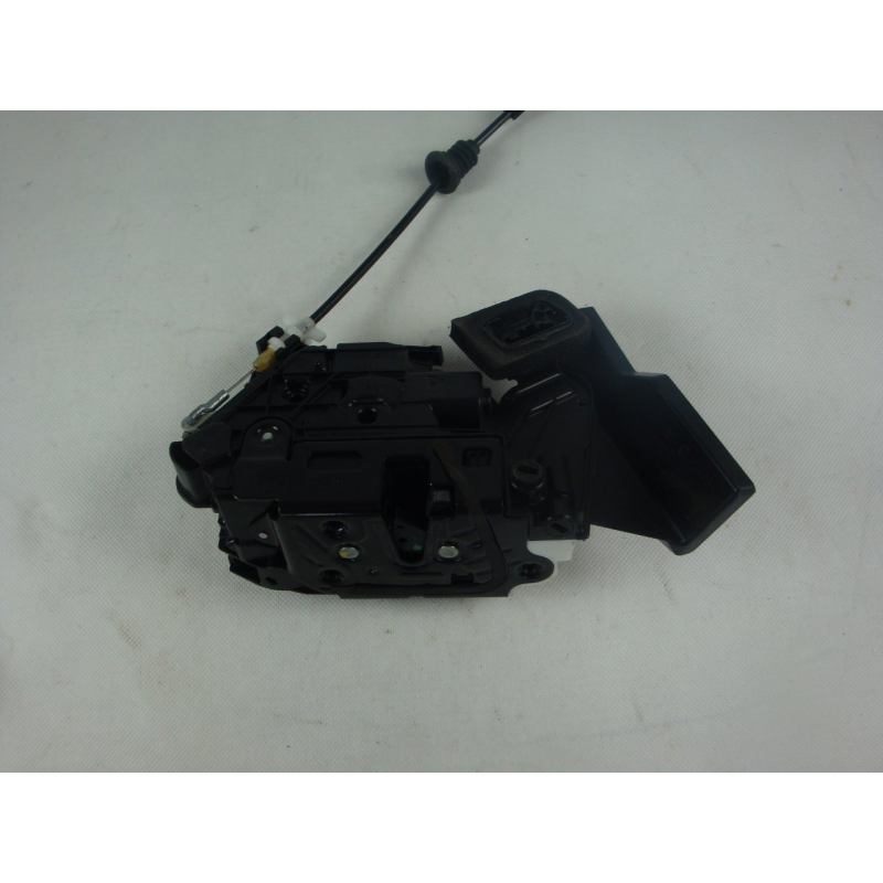 ЗАМОК ЗАДНЬОЇ ЛІВОЇ ДВЕРІ VW PASSAT B8 SKODA YETI RAPID 5E0839015