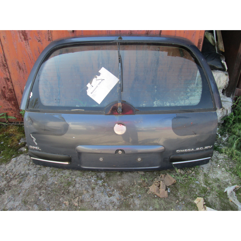 Задня ляда кришка багажника Opel Omega B