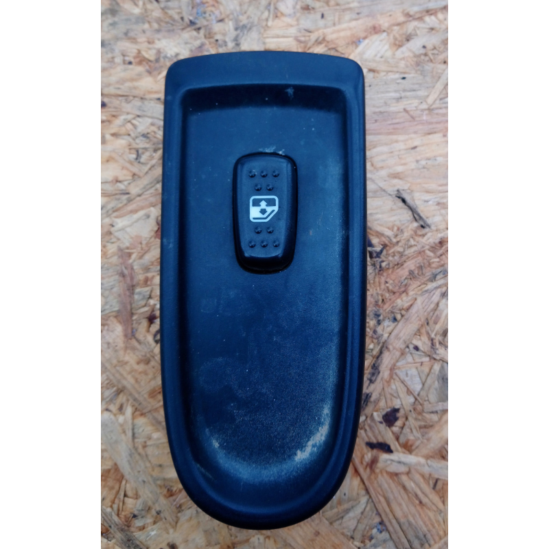 Кнопка стеклоподемника IVECO Daily 2006-2011 рік 2.3 дизель з європ