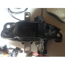 Опора двигуна VW POLo/FOX/SEAT/SKODA 6q0 199 555 ac