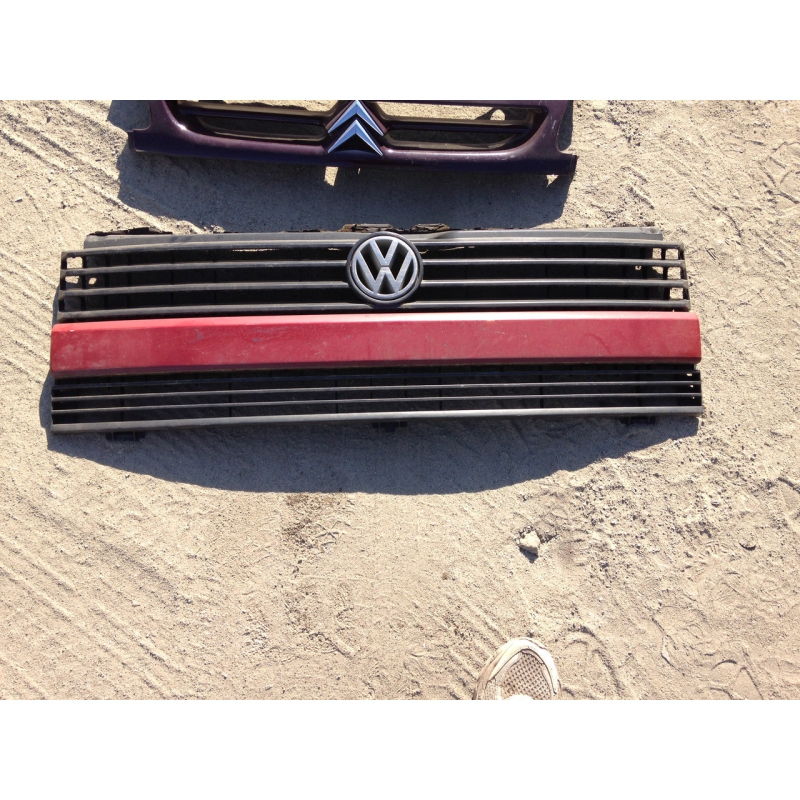 Передня решітка радіатора панель Volkswagen Transporter Т4