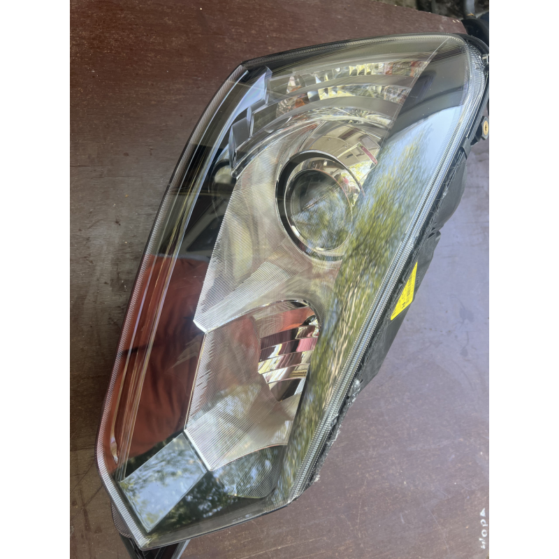 Фара права 5L1941018 VAG