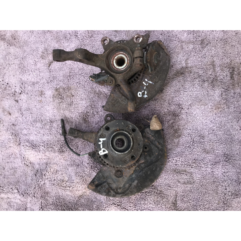 Маточина передня c ABS Volkswagen Passat B3 B4