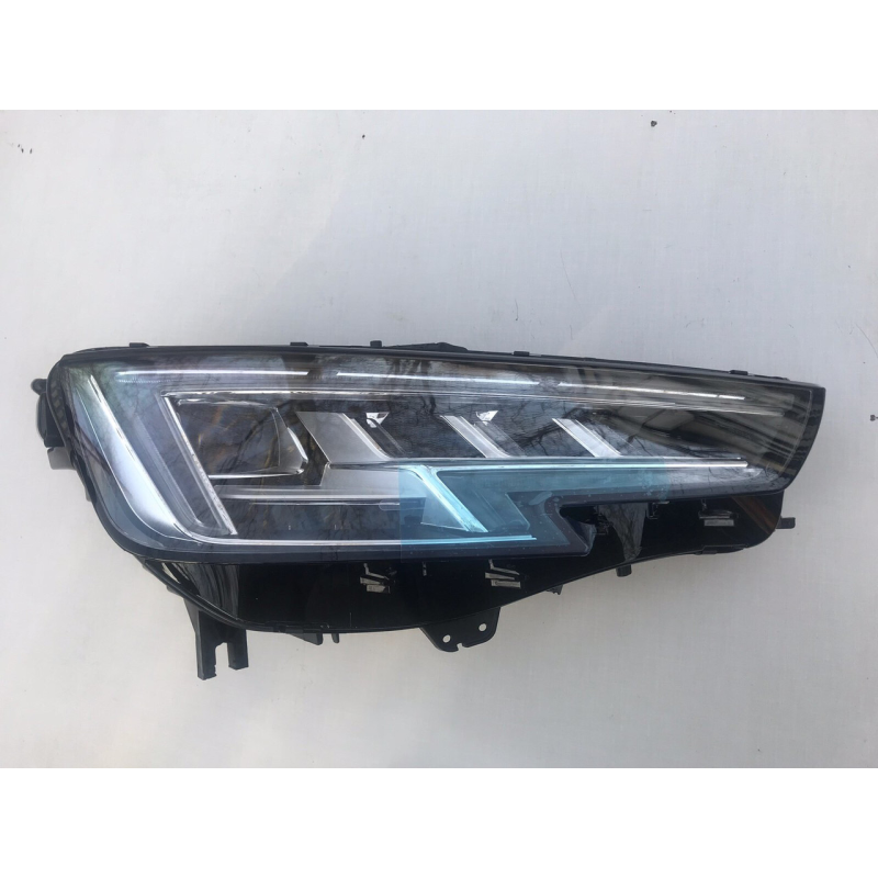 AUDI A4 B9 ПОВНИЙ СВІТЛОДІОД / LED MATRIX ФАРА ПРАВА 8W0941784