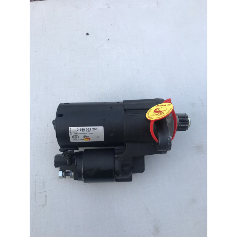 Стартер Bosch 0986022290