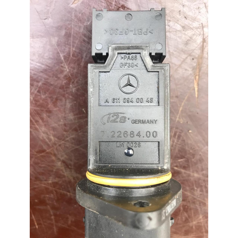Датчик потоку (витрати) повітря, витратомір M. A. F. - (Mass Airflow) A6110940048 Mercedes