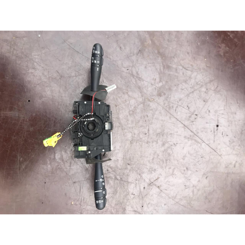 Підрульовий перемикач (гітара) Renault Clio 8200058676 61730002