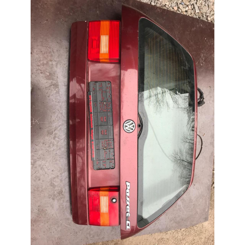 Задня ляда /кришка багажника VW Passat B4 в зборі
