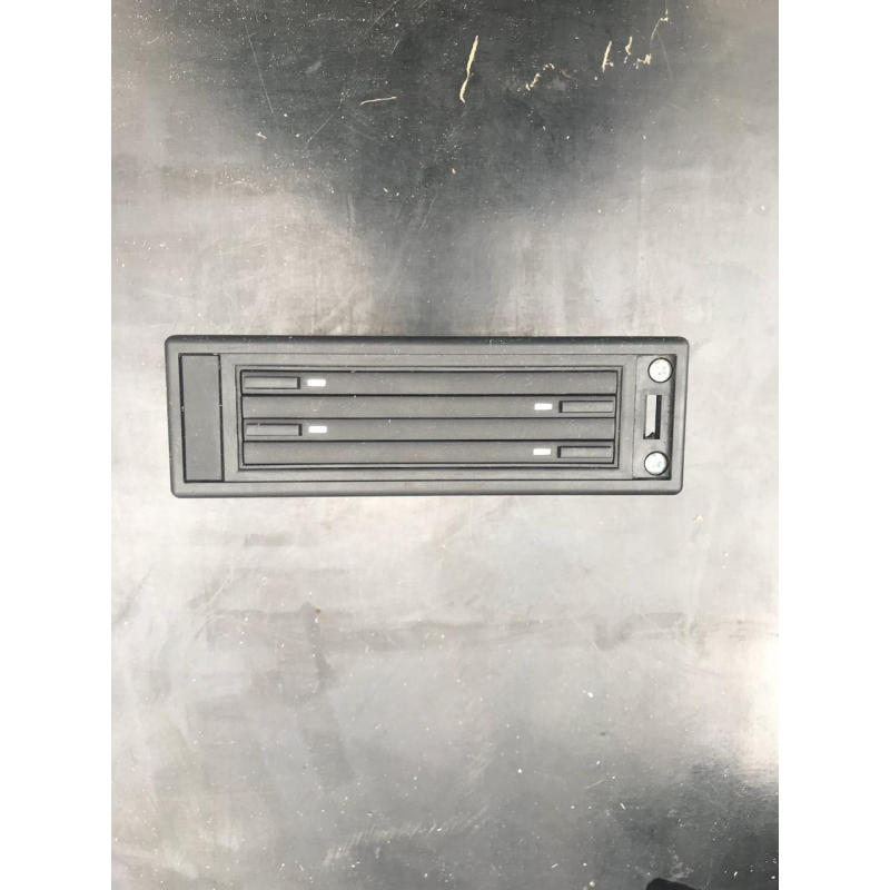 Консоль передня для CD-дисків Mercedes Vito/Viano W639 A6396830075