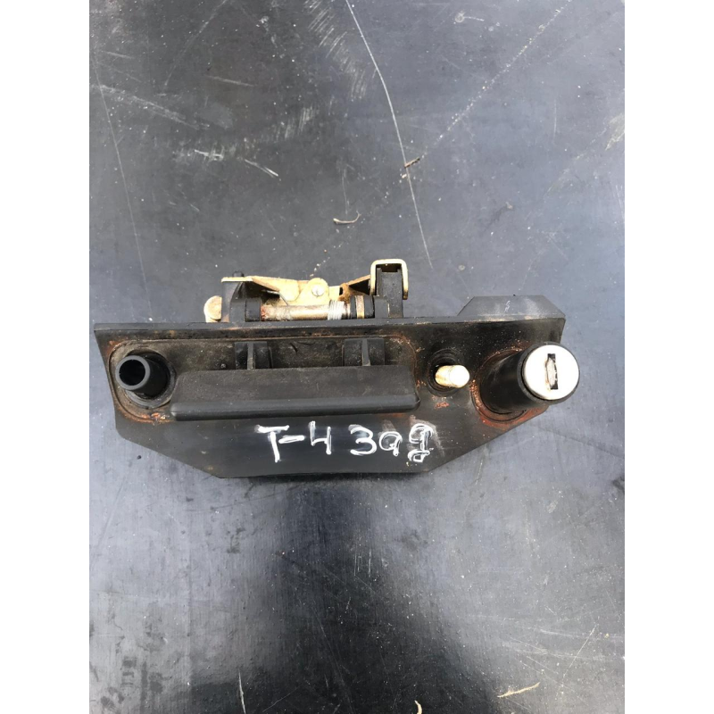 Ручка ляди зовнішня VW TRANSPORTER T4 703829239B