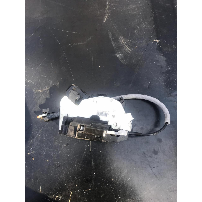 Замок двері задньої правої VW SEAT SKODA 5K4839016Q 16E-5K4 839 016Q 5N0837017E