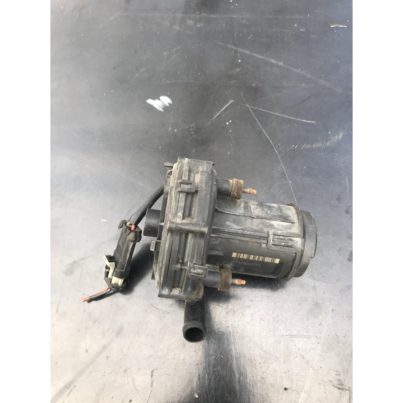 Насос додаткового повітря Opel vectra B 90530018 72186020