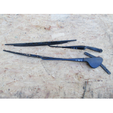 Поводок дворніка на Mercedes C-Class (W203) A2038202744 A2038201944