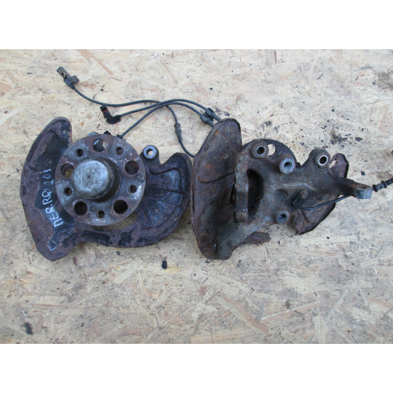 Маточина передня Mercedes W203 C-Klass 00-07 A2093300325