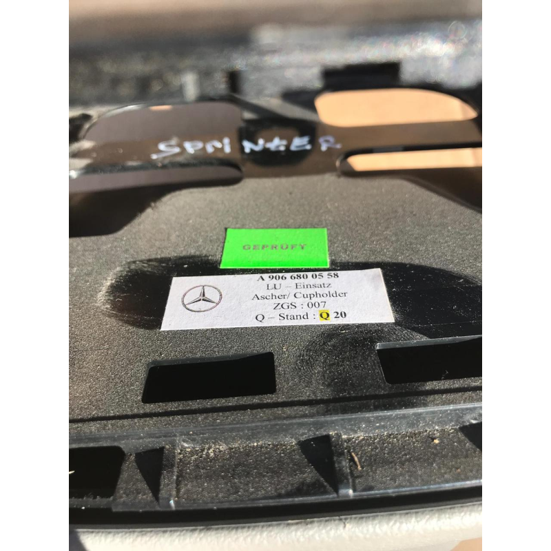 Попільничка підсклянник MERCEDES SPRINTER, VW Crafter 2006 - A9066800558