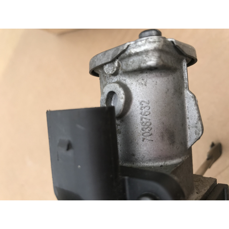 КЛАПАН ТУРБІНИ 03F145725G б/у