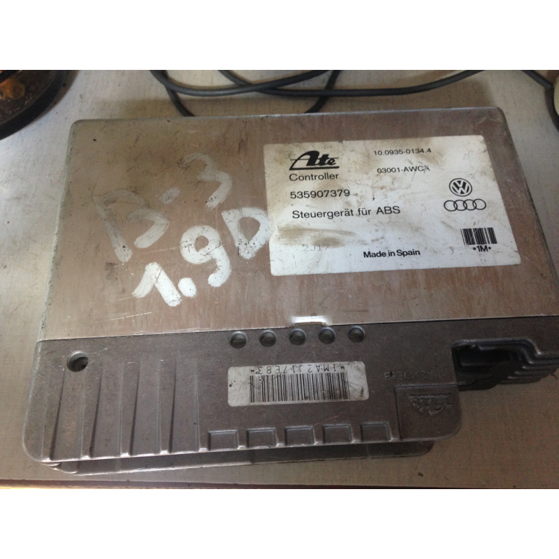 Блок управління ABS VW Passat оригінал 535907379