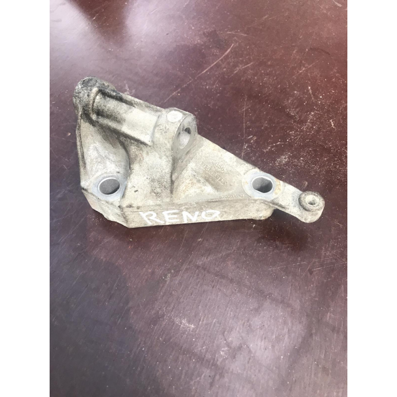 Кронштейн генератора Renault 8200031832