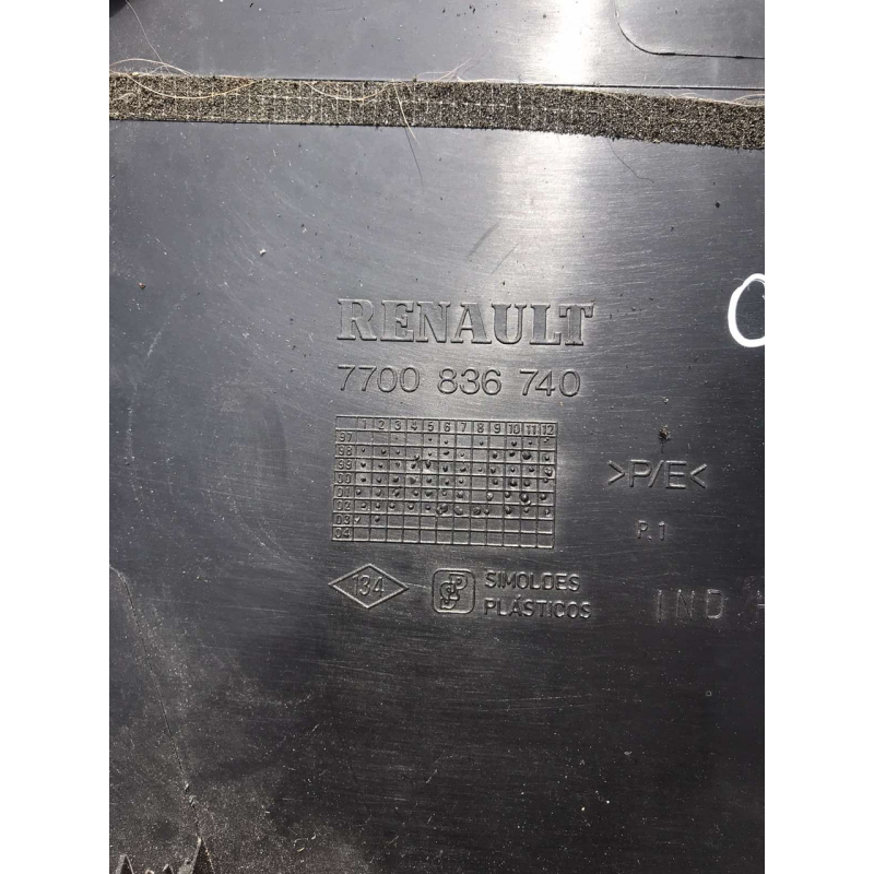 Обшивка дверей задньої / ляди / кришки багажника Renault CLIO II 7700836740