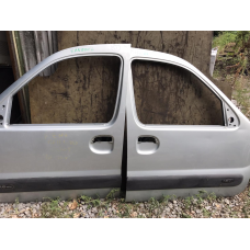 Двері передня права пасажирська RENAULT KANGOO 7751471746