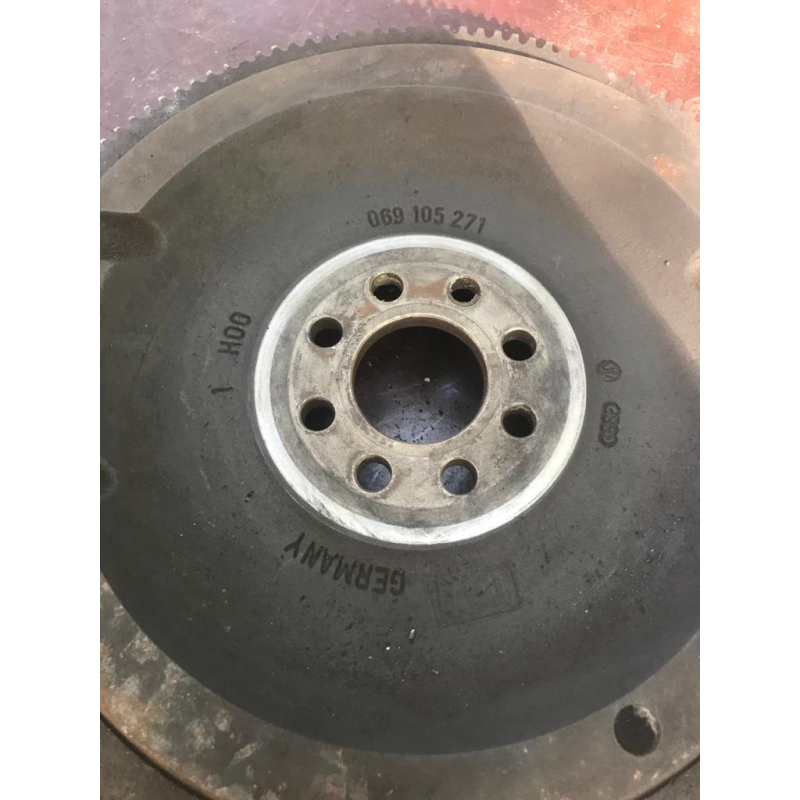 Комплект зчеплення з маховиком Volkswagen Lt 069105271