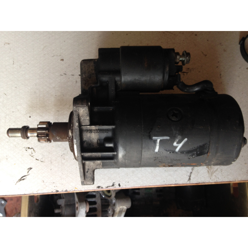 Стартер Volkswagen Transporter T4 2.4 D Bosch 9002338892