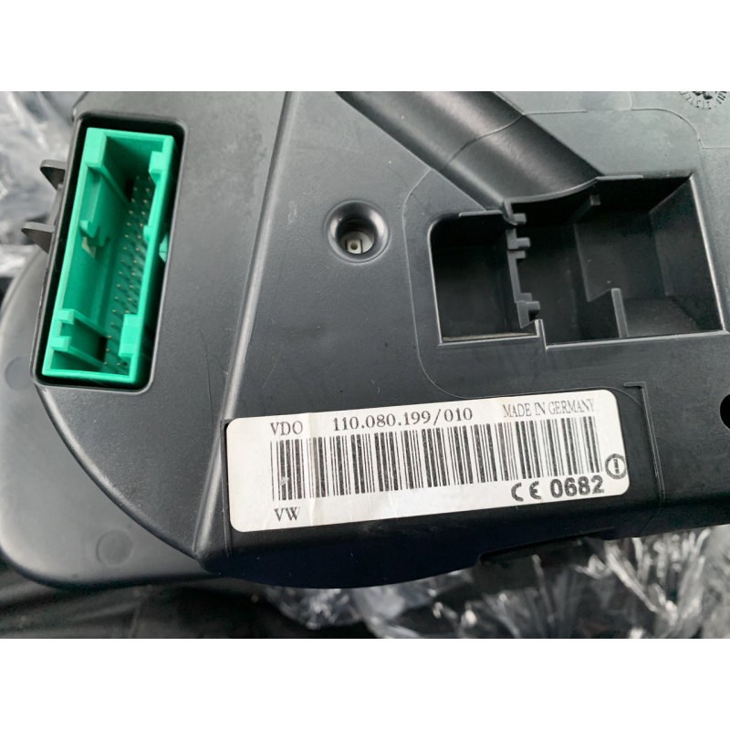 Панель приладів VW Passat B5 3B0920847E