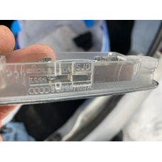 Плафон підсвічування салону Audi A6 C5 8L0947105A
