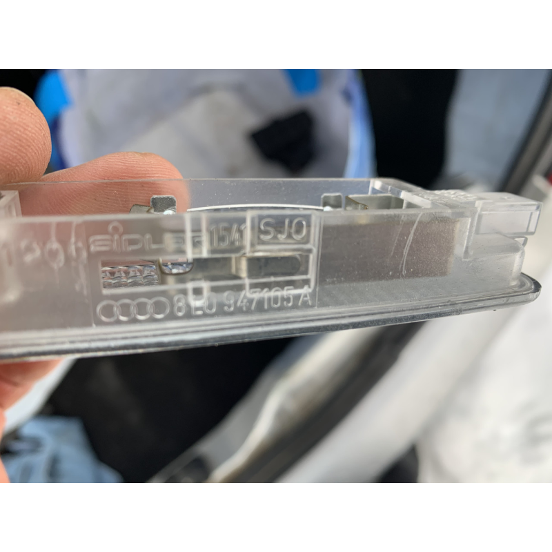Плафон підсвічування салону Audi A6 C5 8L0947105A
