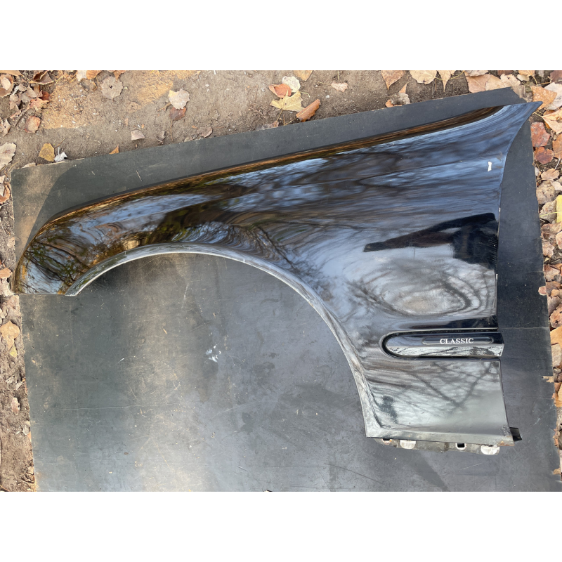 Крило переднє ліве/праве mercedes c-class w203 2000-2007 A2038800218 A2038800118