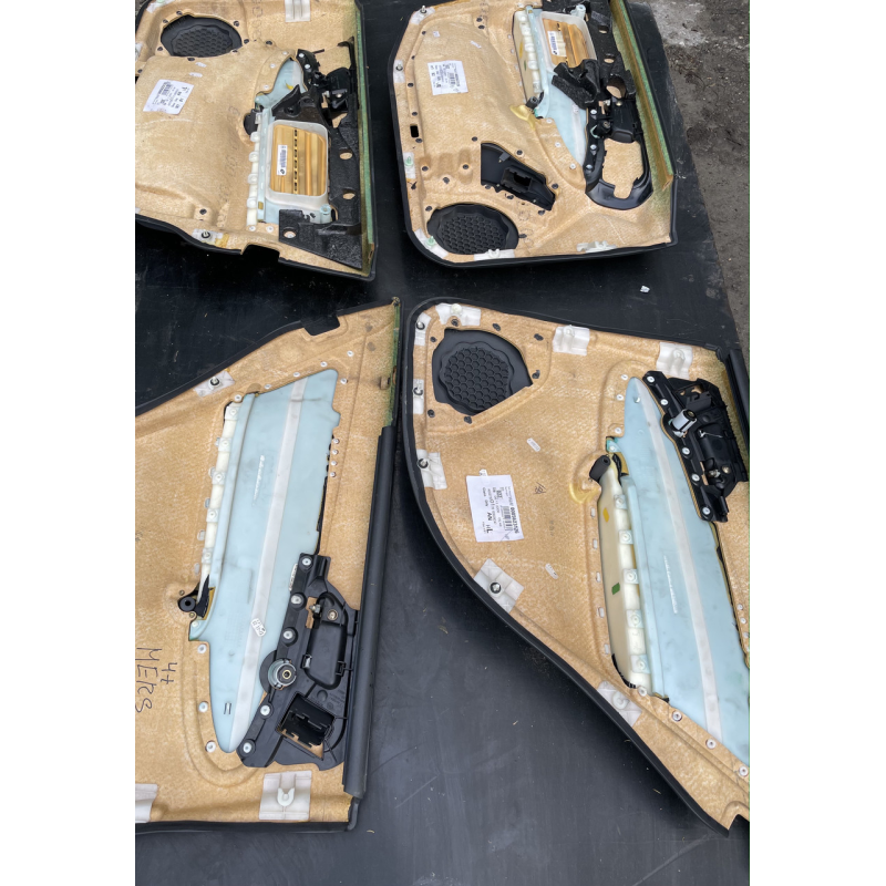 Обшивка дверей Mercedes W203 A2037300270 A2037200170 A2037300170 A2037200270