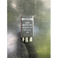 Реле склопідіймача Audi A4 b5 8D0959257