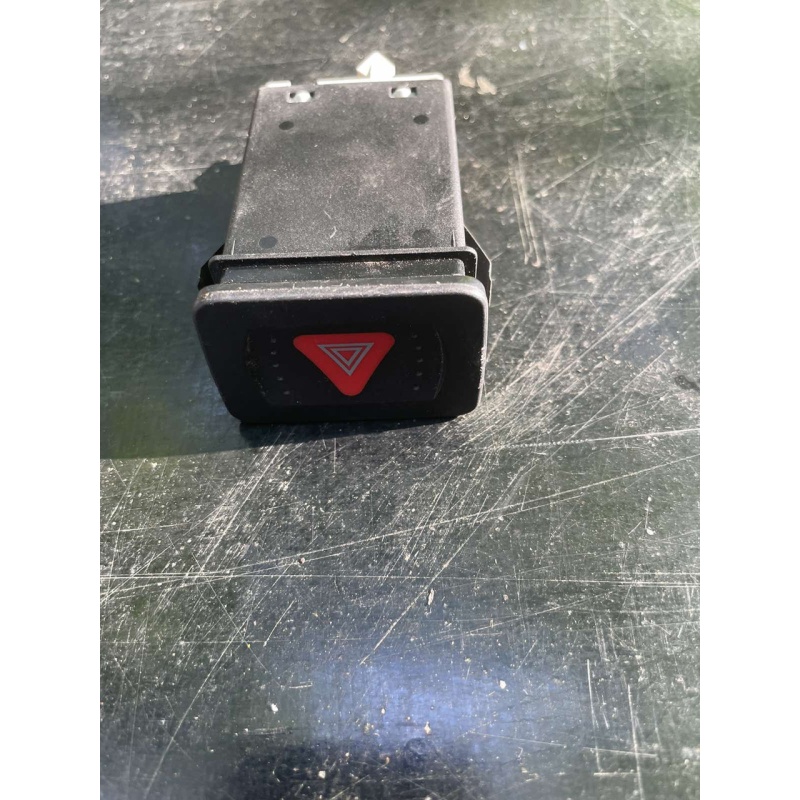 Кнопка аварійної пригоди (реле поворотів) Гольф 4 VW Golf 4 1J0953235