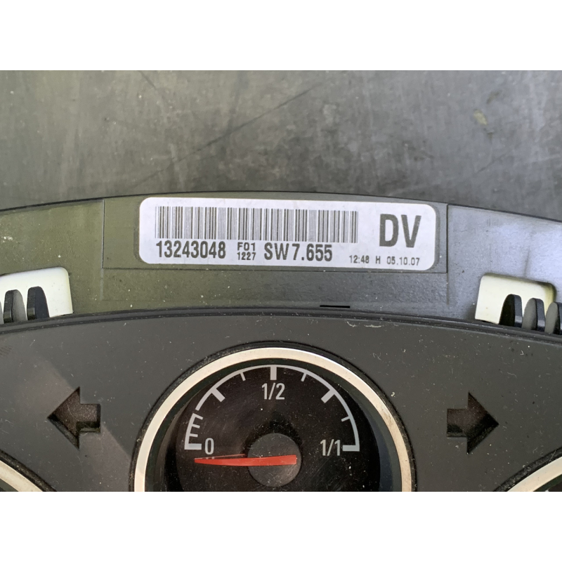 Панель приладів GM 13243048 Opel Astra H (2004-2015)/Opel Zafira B (2005-2012)