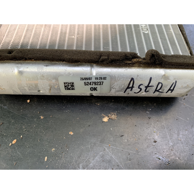 Радіатор печінка OPEL ASTRA H 52479237