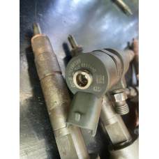Форсунка впорскування палива Bosch 0445110276