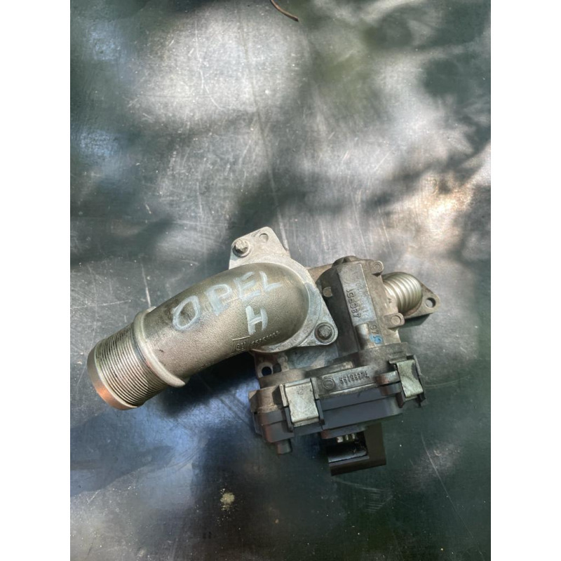 Дросельна заслінка Opel Astra H 1.9 cdti 55199974
