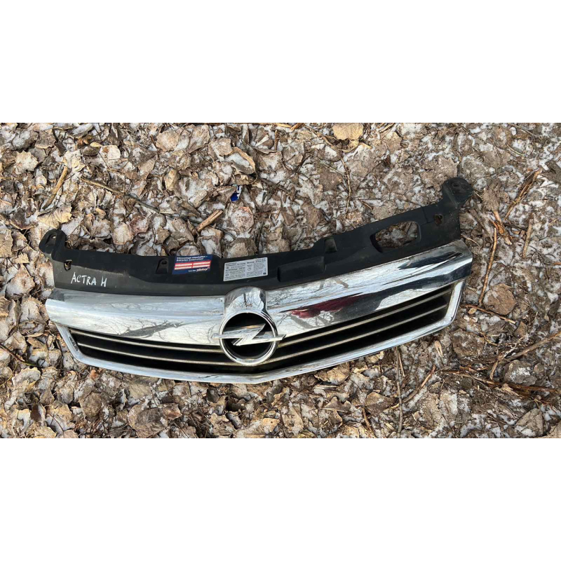 Передня хромована решітка для Opel Astra H 13225775 13225792 13225796