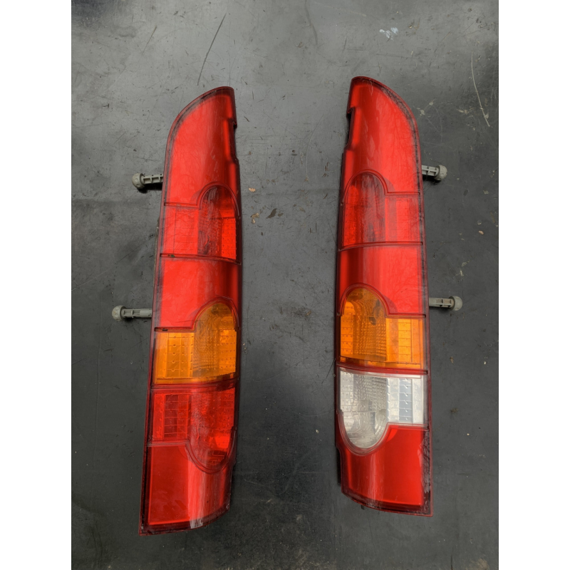 Задній лівий стоп Renault Kangoo 8200150623 Задній лівий стоп Renault Kangoo 8200150623