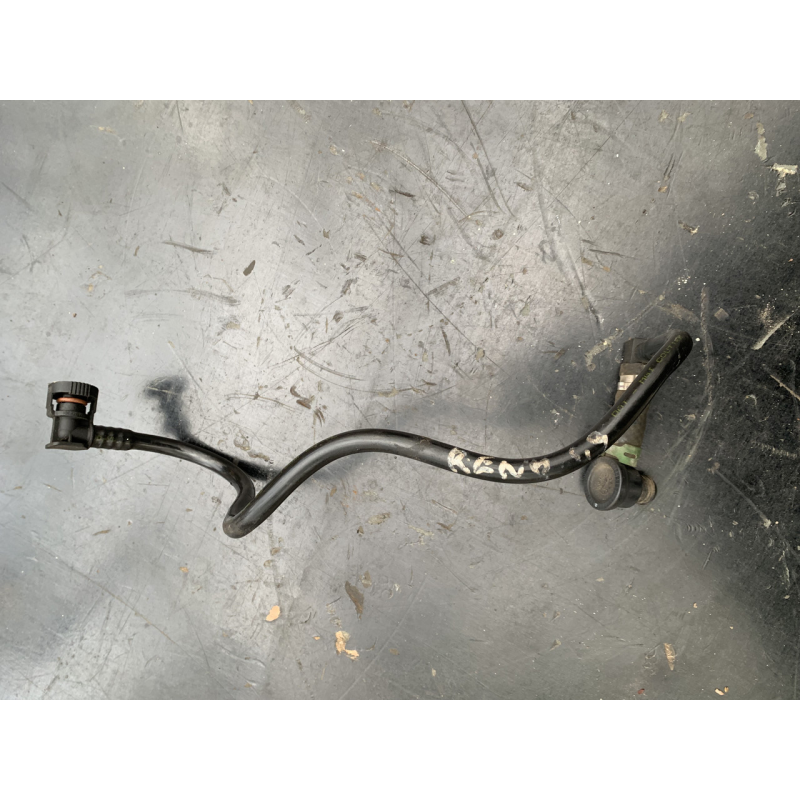 Трубка вакуумна на Renault Kangoo 8200062355