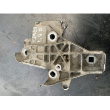 Кронштейн кріплення подушки двигуна правий Renault Kangoo 7700415098
