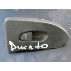 Кнопка склопідіймача передня права Fiat Ducato 02-06 (ФІАТ ДУКТО)