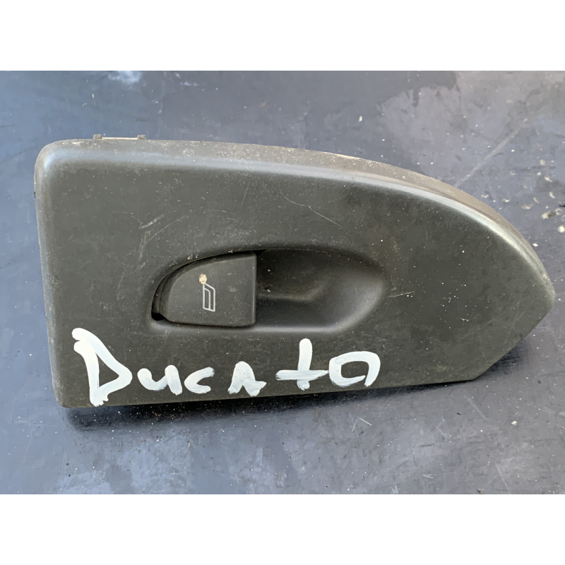 Кнопка склопідіймача передня права Fiat Ducato 02-06 (ФІАТ ДУКТО)