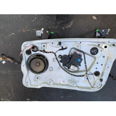 Склопідіймач задній правий Skoda Fabia 6Y0839752B 601959802A