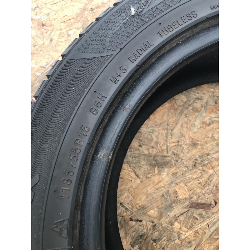 Гума зимова Kumho Solus Vier 185/55 R15 Гума зимова Kumho Solus Vier 185/55 R15