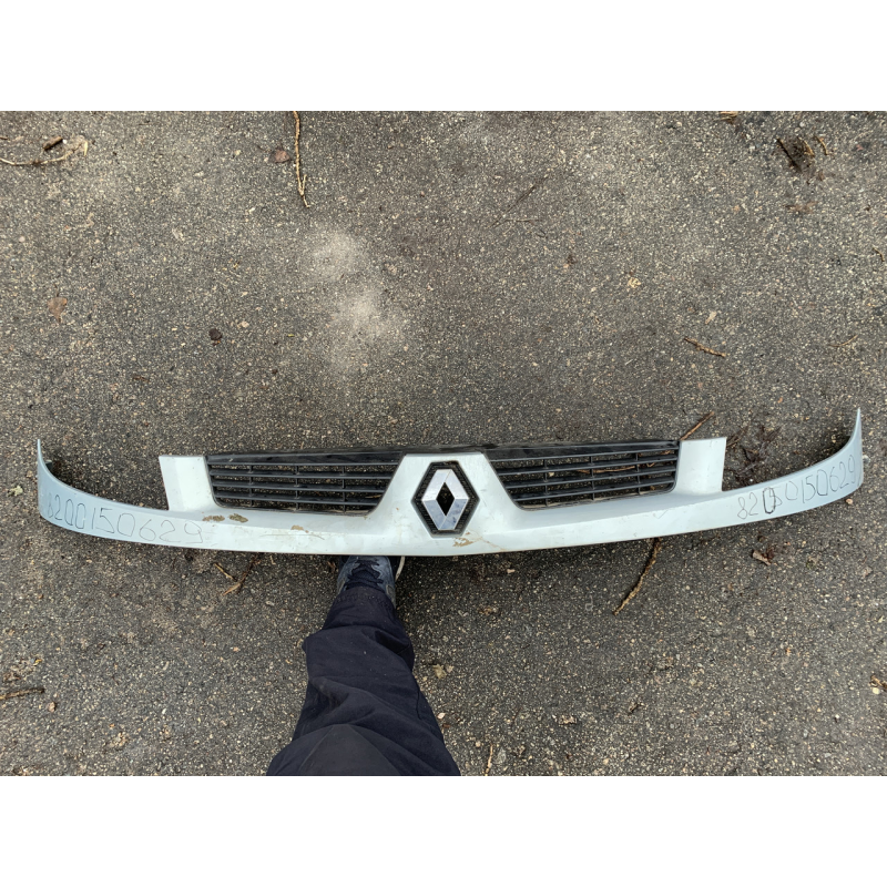Решітка радіатора Renault Kangoo 03- 8200150629