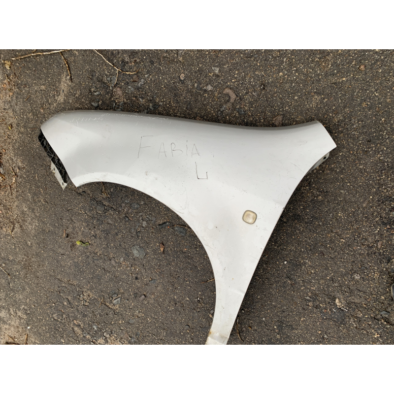 Крило переднє праве/ліве SKODA FABIA 1 1999-2007 6Y0821101A 6Y0821102A