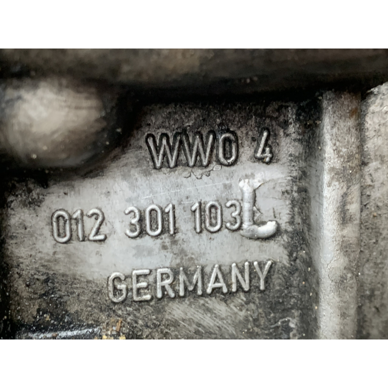 КПП для Audi A4 Audi A6 Passat B5 1.8 012301103