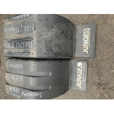 Підкрилок задній правий/лівий Isuzu, MAN, Mercedes R17,5